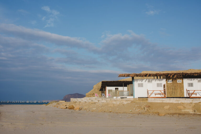 Casa de playa desde lejos